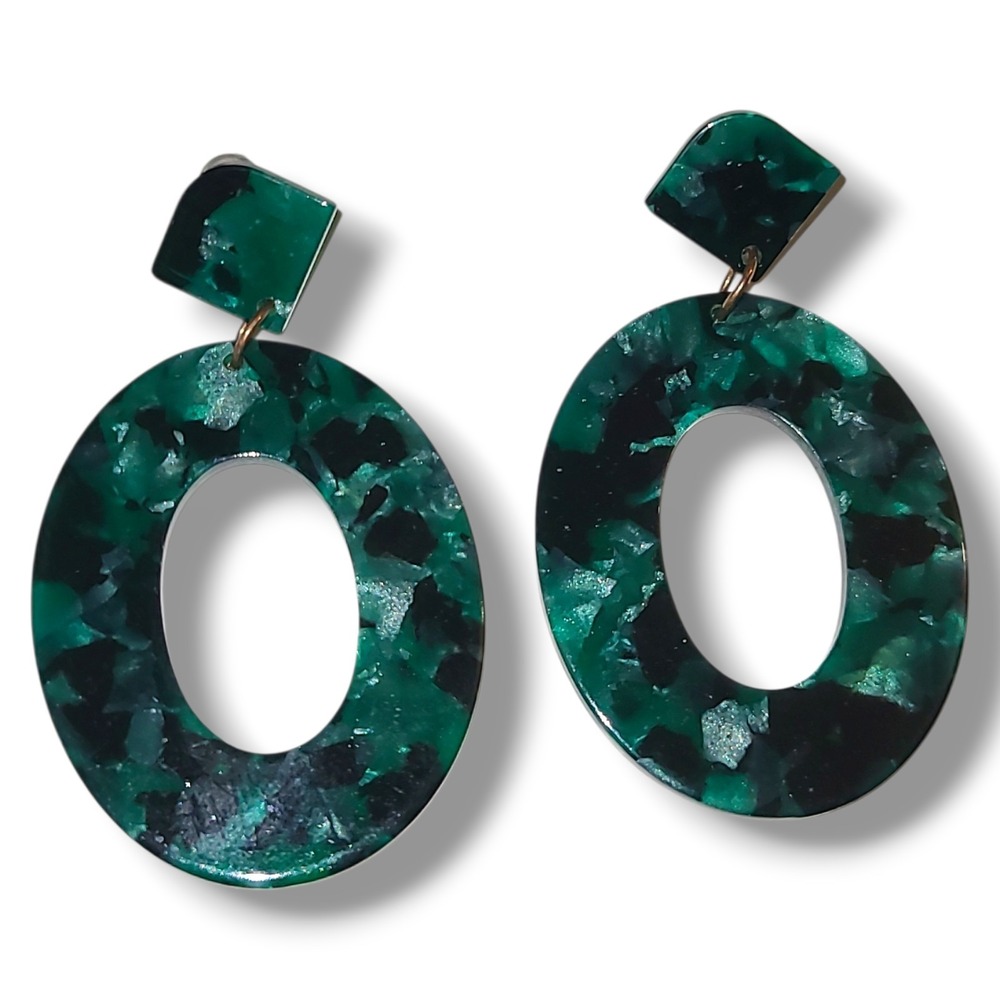 Vintage 80's Womens Fashion Jewelry Emerald Color Plastic Oval Drop Earrings